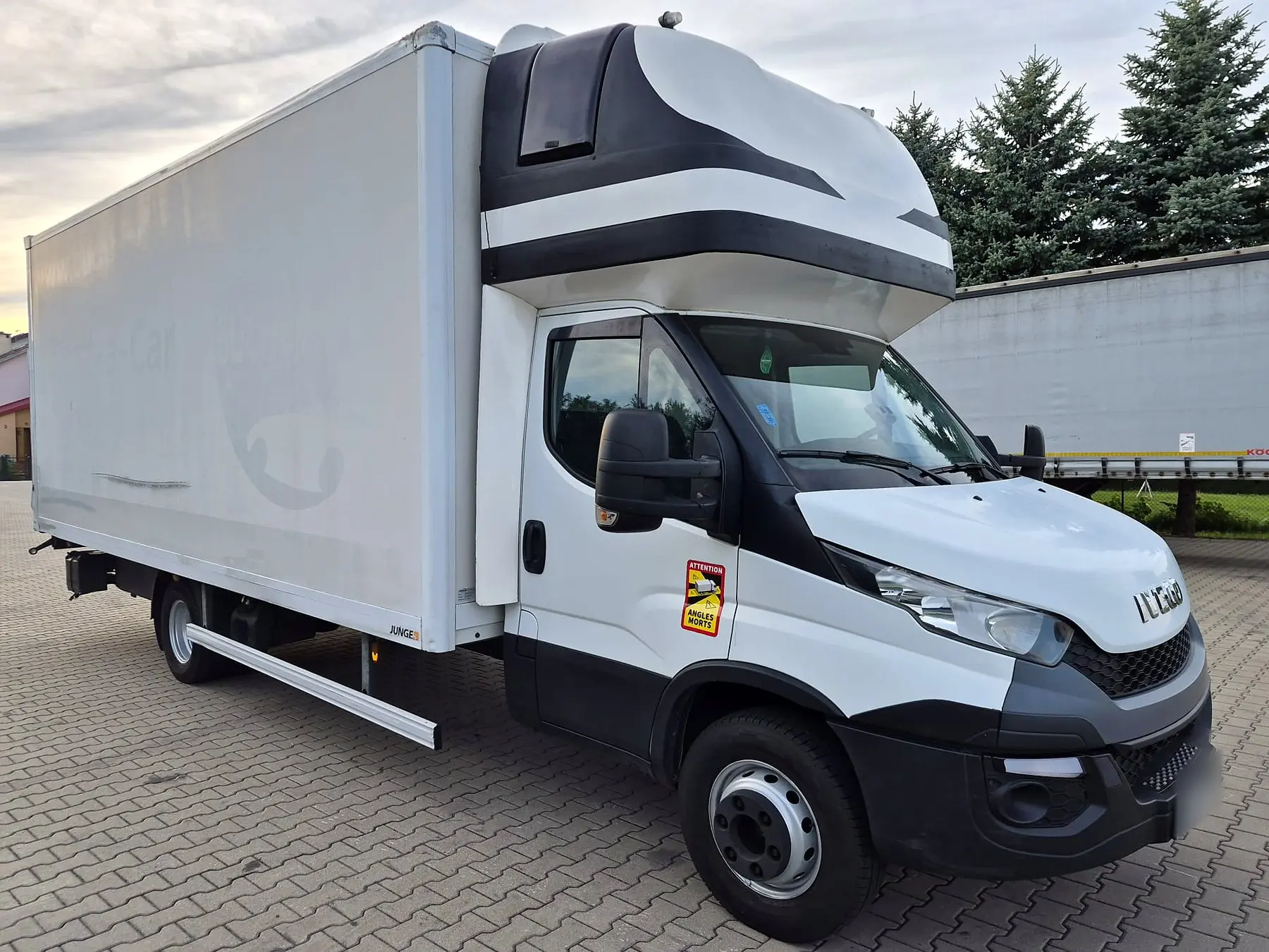 Iveco Daily box body
